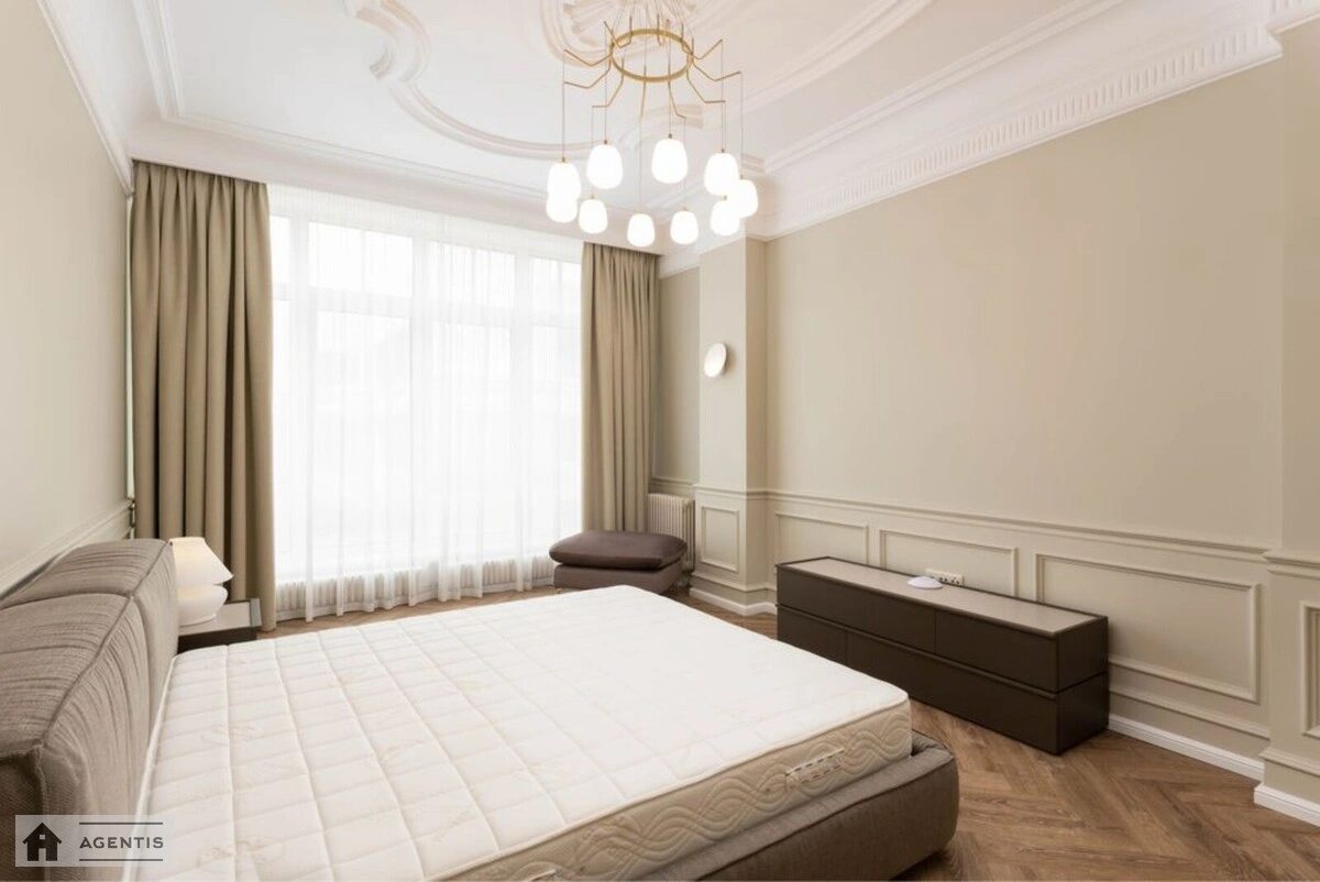 Apartment for rent. 4 rooms, 270 m², 4th floor/11 floors. 9, Mykhayla Hrushevskoho vul., Kyiv. 