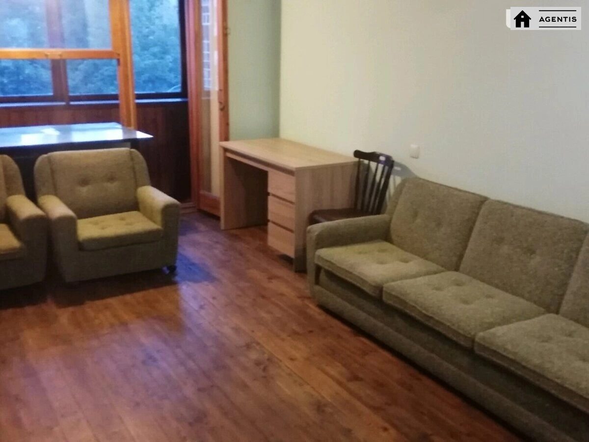 Сдам квартиру. 1 room, 38 m², 5th floor/9 floors. 7, Ростиславська вул. (Маршала Рибалка), Киев. 