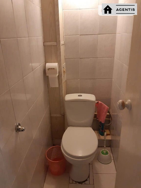 Сдам квартиру. 3 rooms, 70 m², 1st floor/4 floors. 79, Владимирская 79, Киев. 