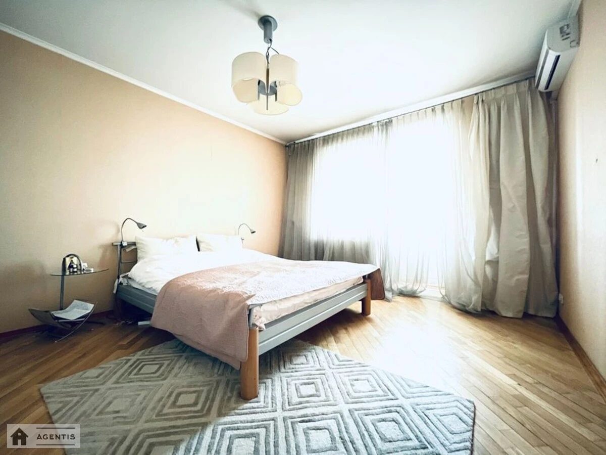 Apartment for rent. 3 rooms, 105 m², 7th floor/16 floors. 16, Pavla Tychyny prosp., Kyiv. 