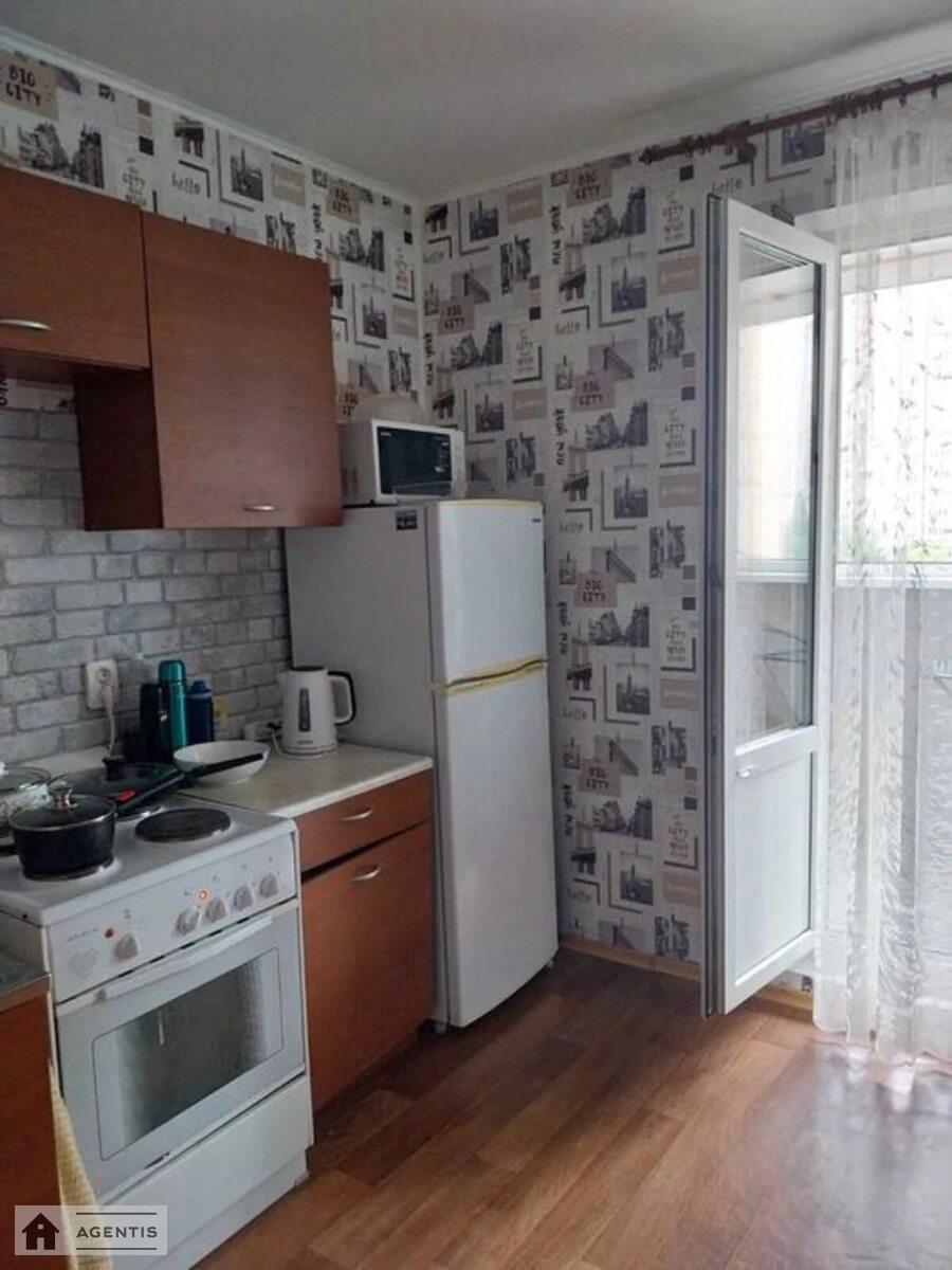 Apartment for rent. 1 room, 50 m², 4th floor/23 floors. 38, Urlivska 38, Kyiv. 
