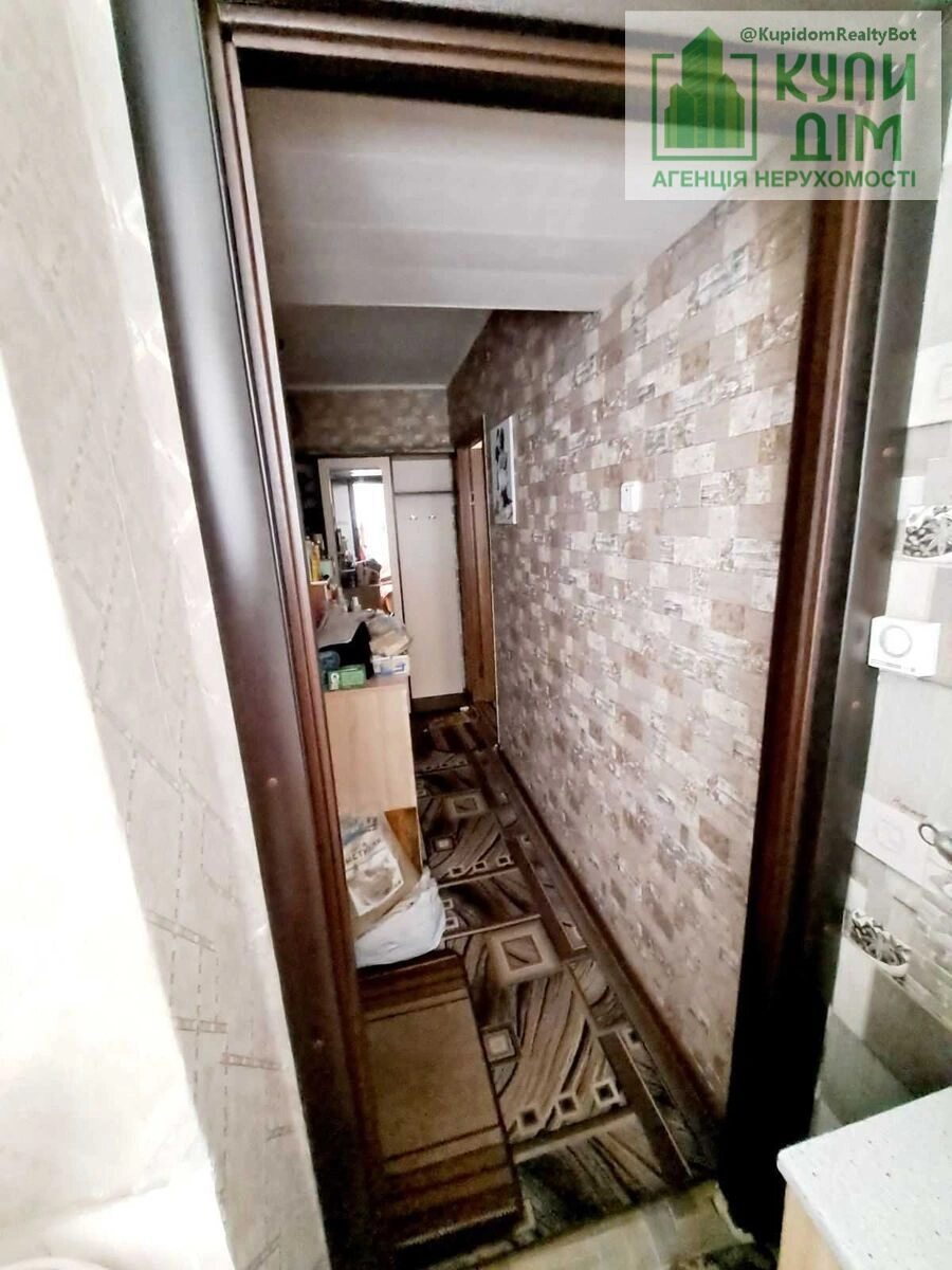 Apartments for sale 1 room, 35 m², 1st fl./9 floors. Фортечний (кіровський), Kropyvnytskyy. 