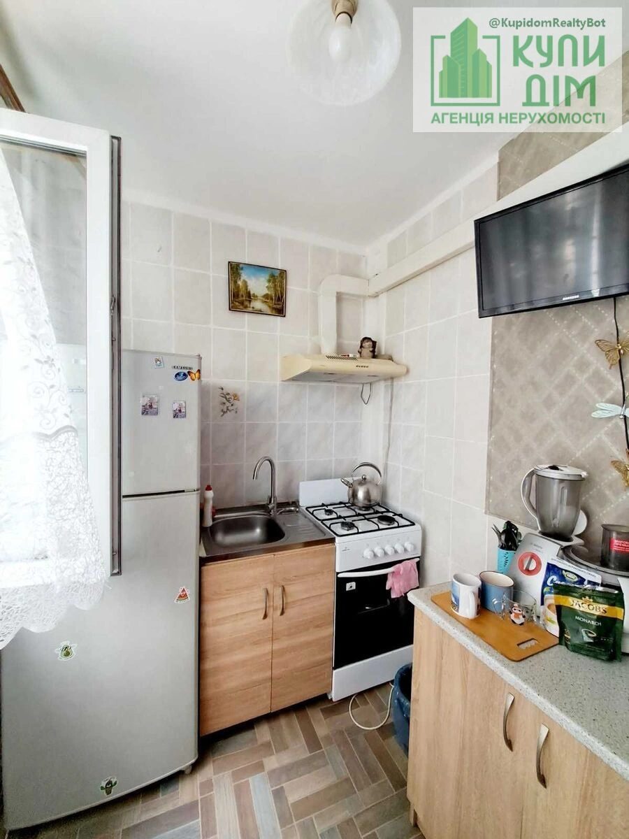 Продаж квартири. 1 room, 35 m², 1st floor/9 floors. Фортечний (кіровський), Кропивницький. 