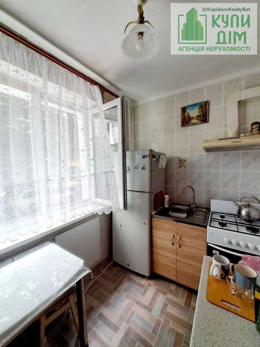 Apartments for sale 1 room, 35 m², 1st fl./9 floors. Фортечний (кіровський), Kropyvnytskyy. 