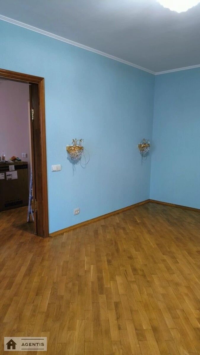 Apartment for rent. 4 rooms, 80 m², 3rd floor/16 floors. Vyshnyakivska, Kyiv. 