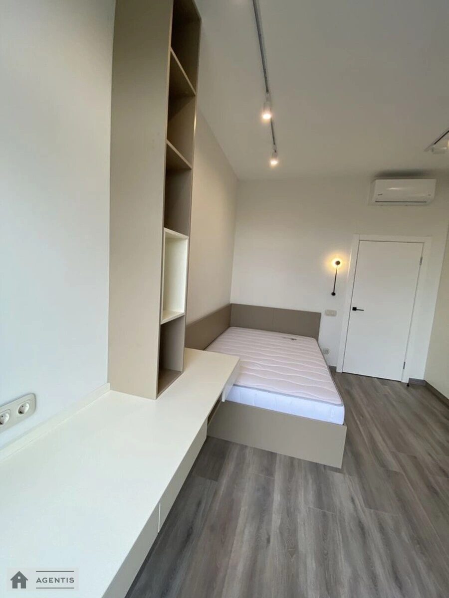 Сдам квартиру. 3 rooms, 98 m², 9th floor/12 floors. 19, Михайла Бойчука вул. (Васо Кіквідзе), Киев. 