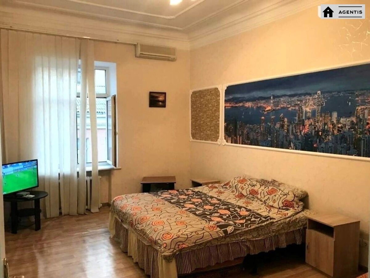 Apartment for rent. 4 rooms, 88 m², 3rd floor/3 floors. 18, Prorizna 18, Kyiv. 