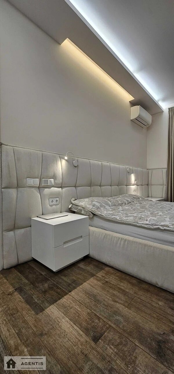 Apartment for rent. 2 rooms, 50 m², 5th floor/7 floors. Klovskiy 4, Kyiv. 