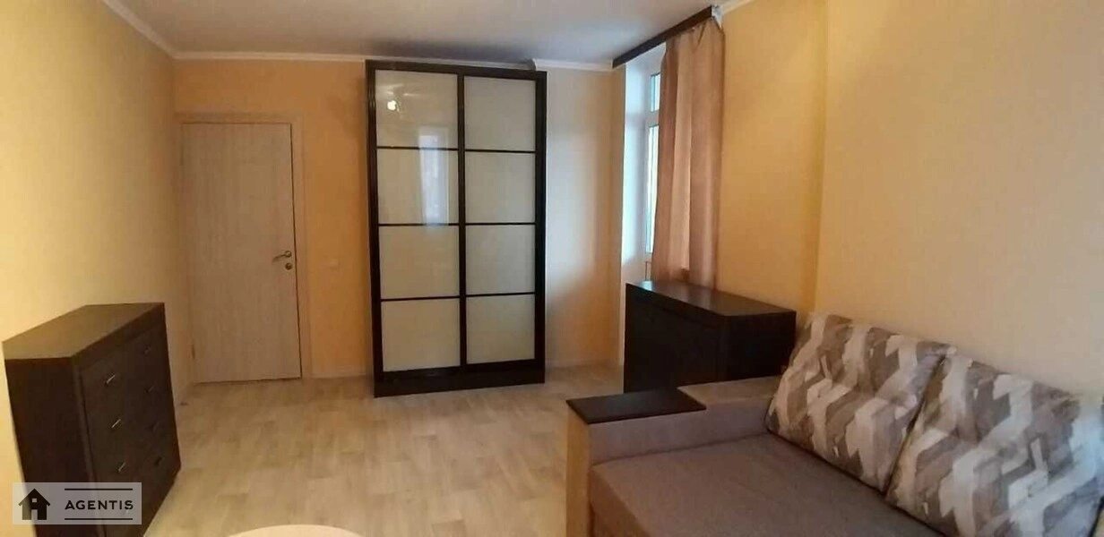 Сдам квартиру. 2 rooms, 56 m², 20 floor/26 floors. Соломії Крушельницької вул., Киев. 