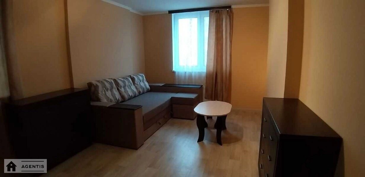 Apartment for rent. 2 rooms, 56 m², 20 floor/26 floors. Solomiyi Krushelnytskoyi vul., Kyiv. 