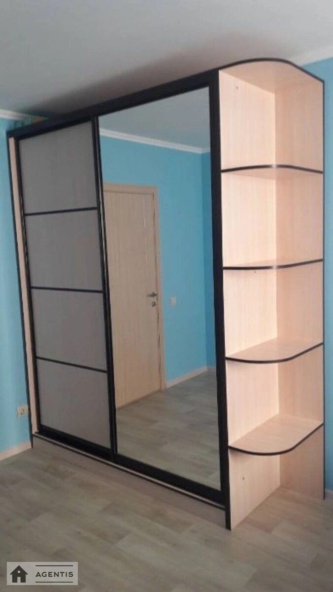 Apartment for rent. 2 rooms, 56 m², 20 floor/26 floors. Solomiyi Krushelnytskoyi vul., Kyiv. 