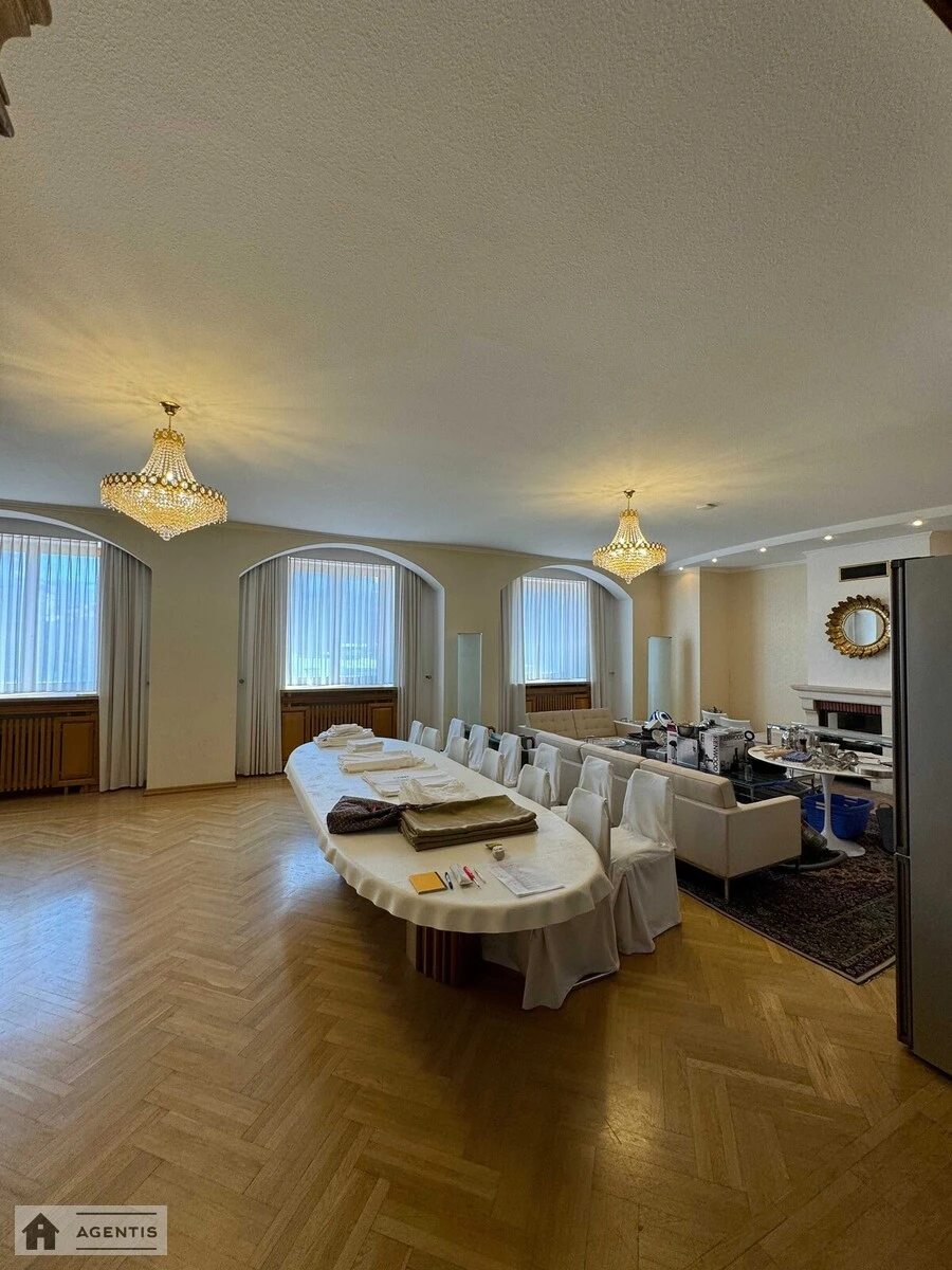 Apartment for rent. 4 rooms, 235 m², 6th floor/7 floors. 20, Yevhena Chykalenka vul. Pushkinska, Kyiv. 