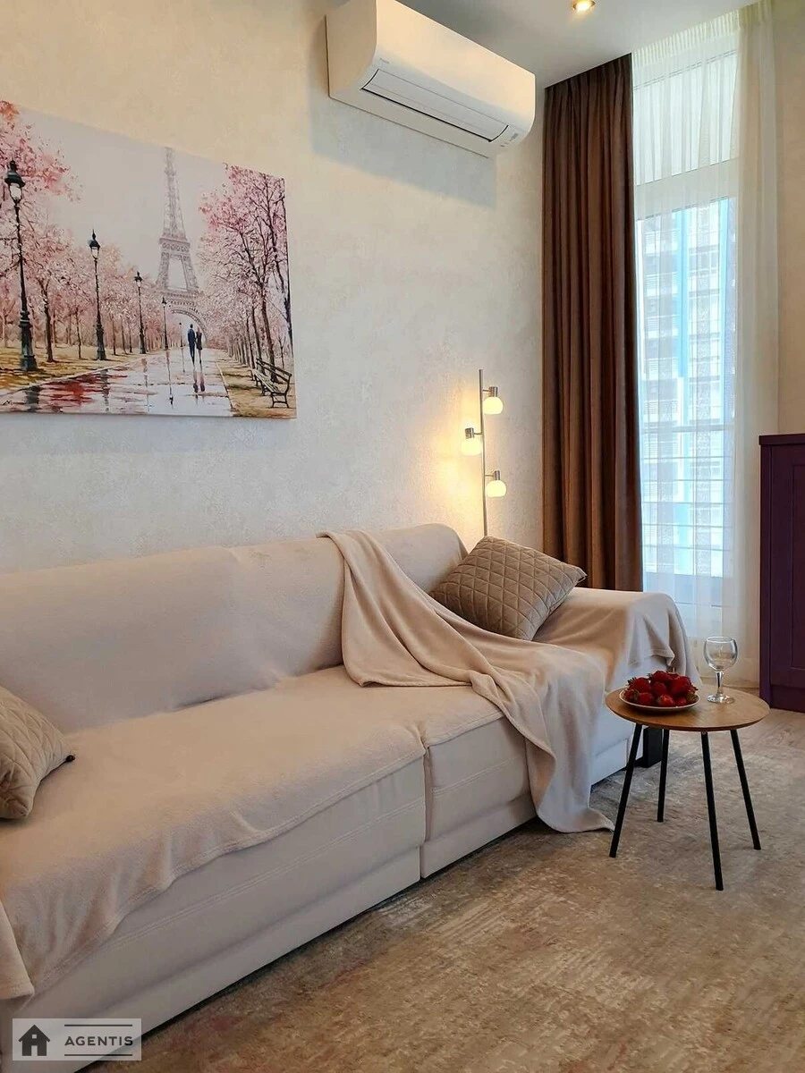 Apartment for rent. 2 rooms, 70 m², 13 floor/25 floors. 7, Dzhona Makkeyna vul. Ivana Kudri, Kyiv. 