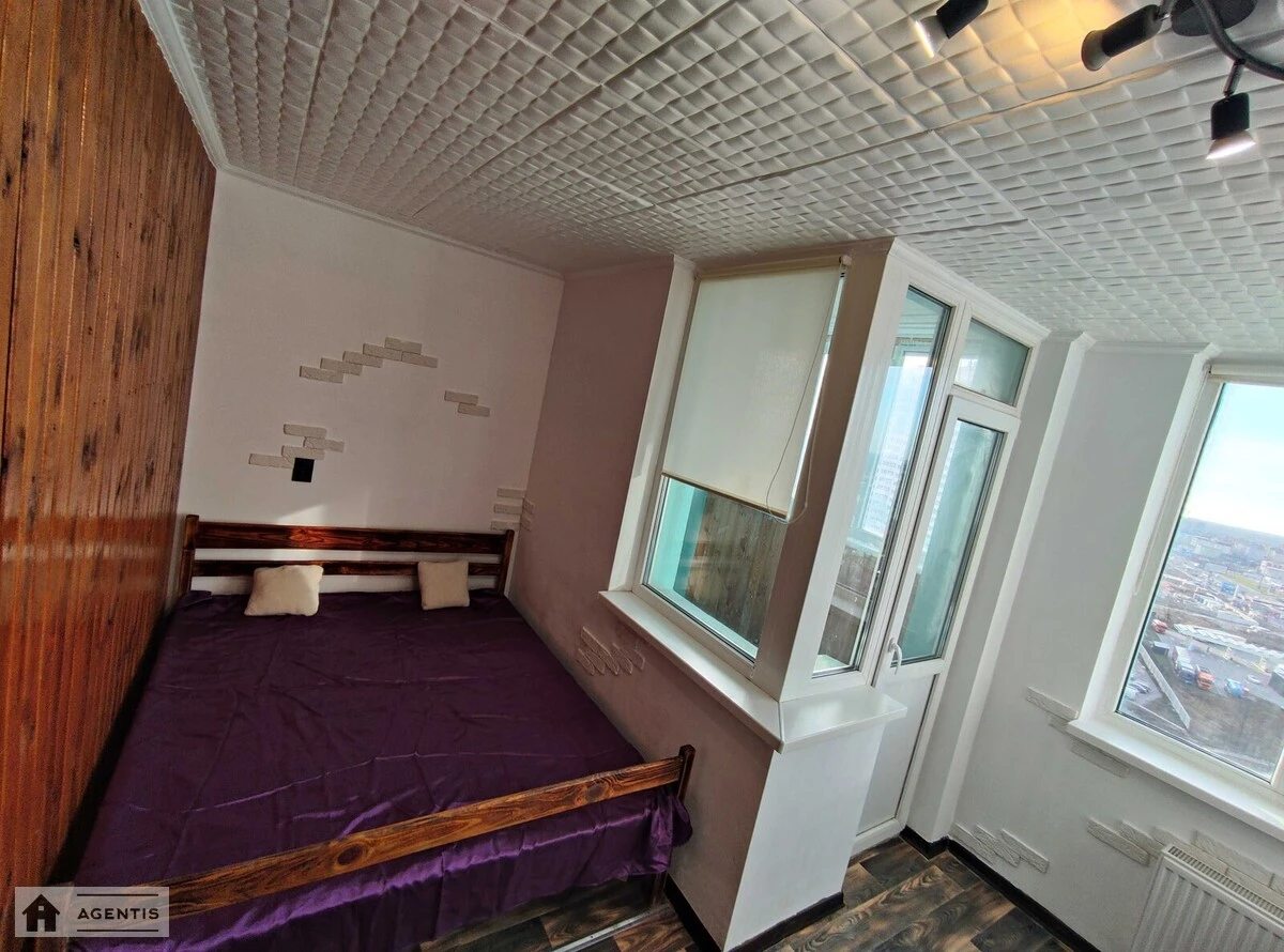 Apartment for rent. 1 room, 28 m², 15 floor/25 floors. 26, Prymiska , Novoselky. 