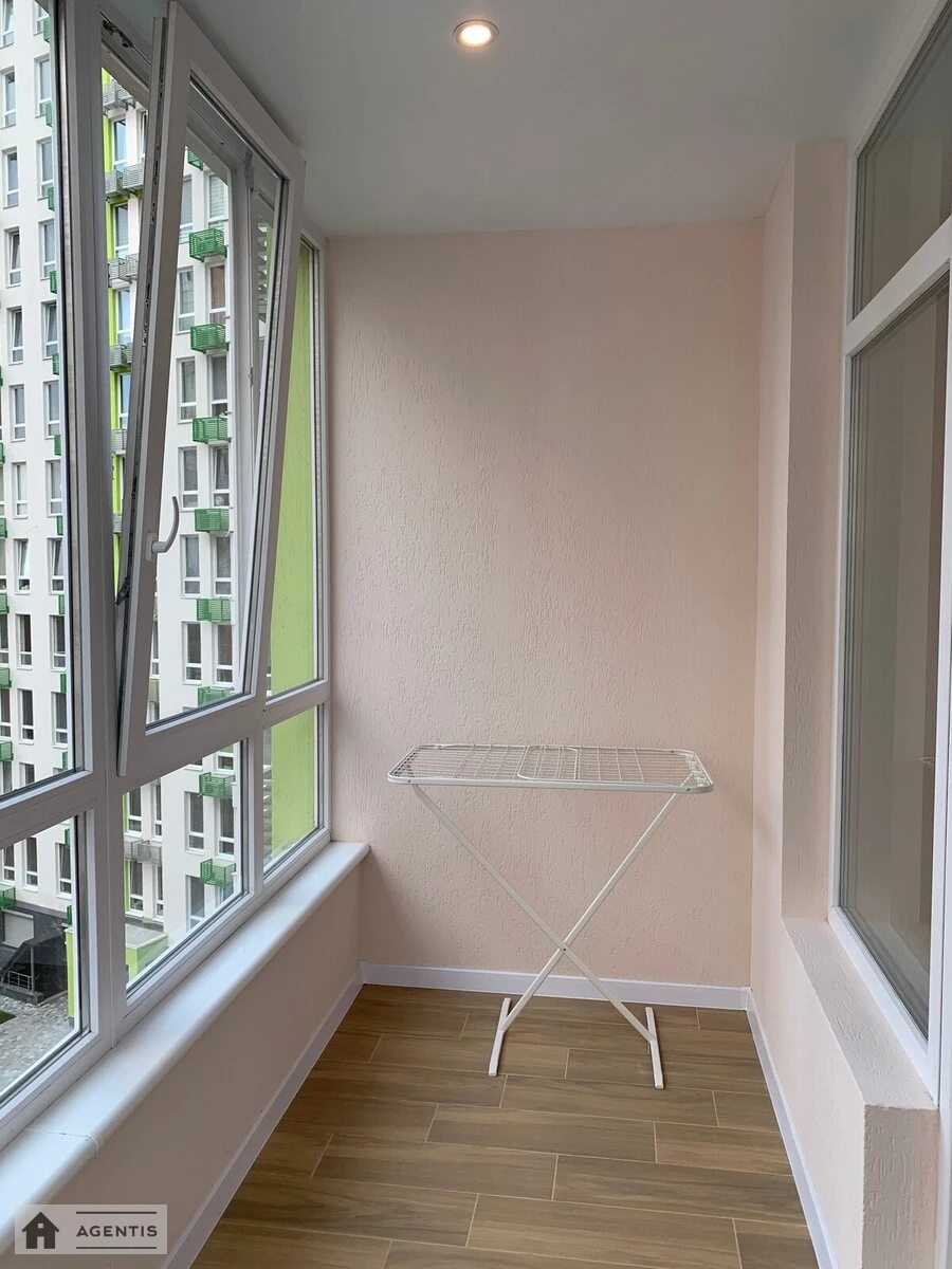 Apartment for rent. 1 room, 48 m², 6th floor/16 floors. Beresteyskyy prosp. Peremohy, Kyiv. 