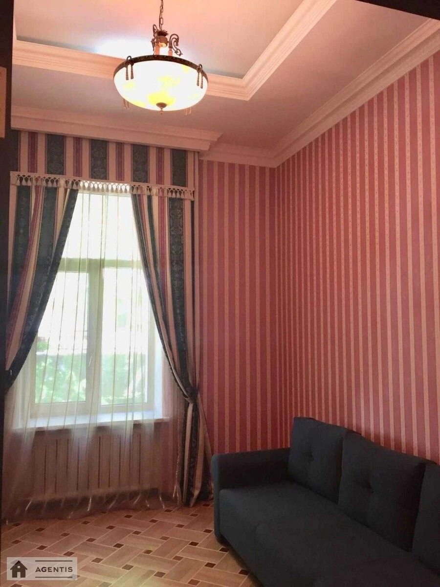 Apartment for rent. 4 rooms, 100 m², 2nd floor/4 floors. Kropyvnytckogo 4, Kyiv. 