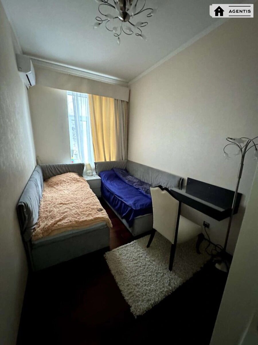 Здам квартиру. 3 rooms, 102 m², 4th floor/6 floors. 32, Шовковична 32, Київ. 
