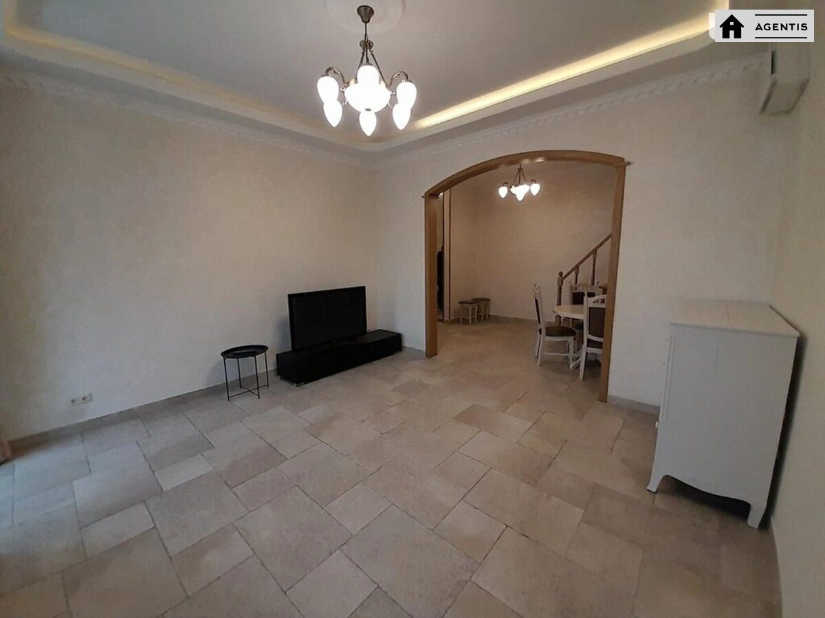 Здам квартиру. 3 rooms, 130 m², 5th floor/6 floors. 57, Богдана Хмельницького вул., Київ. 