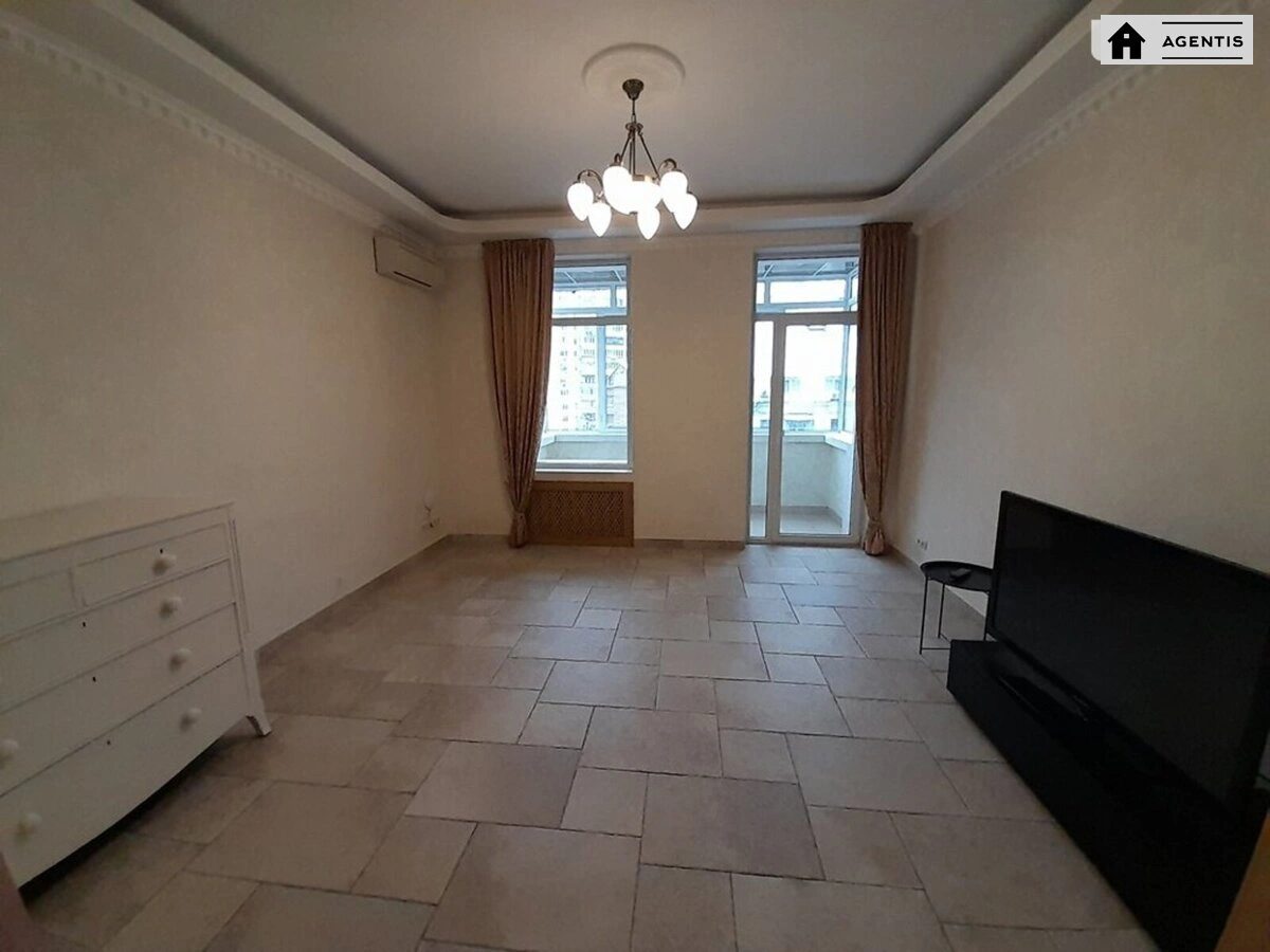 Apartment for rent. 3 rooms, 130 m², 5th floor/6 floors. 57, Bohdana Khmelnytskoho vul., Kyiv. 