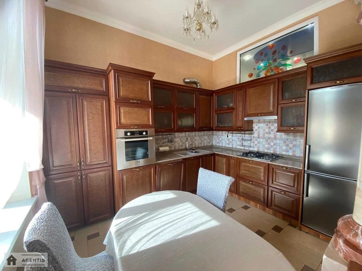 Apartment for rent. 3 rooms, 105 m², 2nd floor/4 floors. Kropyvnytckogo, Kyiv. 