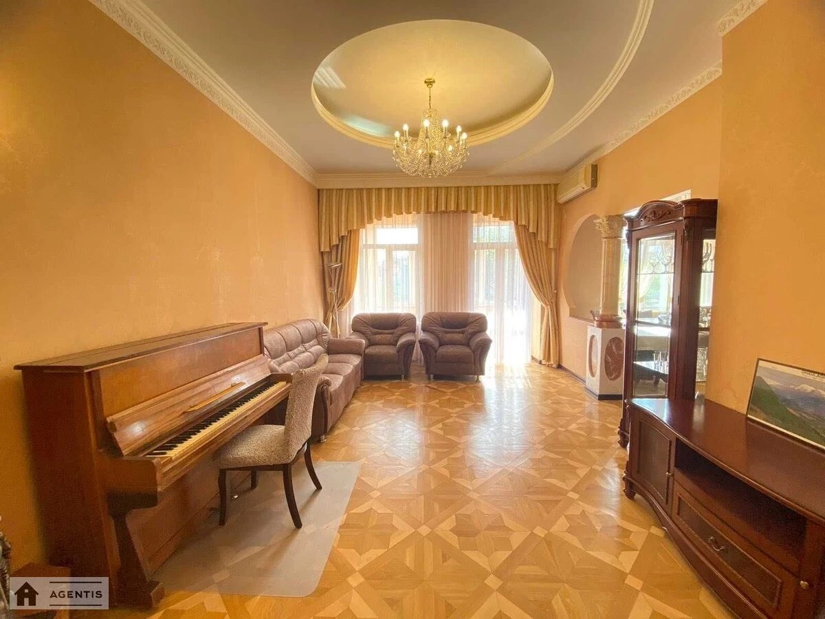 Сдам квартиру. 3 rooms, 105 m², 2nd floor/4 floors. Кропивницкого, Киев. 