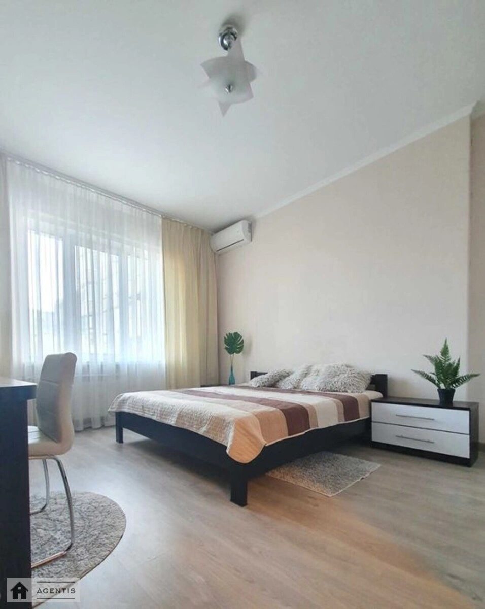 Apartment for rent. 4 rooms, 130 m², 12 floor/17 floors. 16, Knyazhiy Zaton 16, Kyiv. 