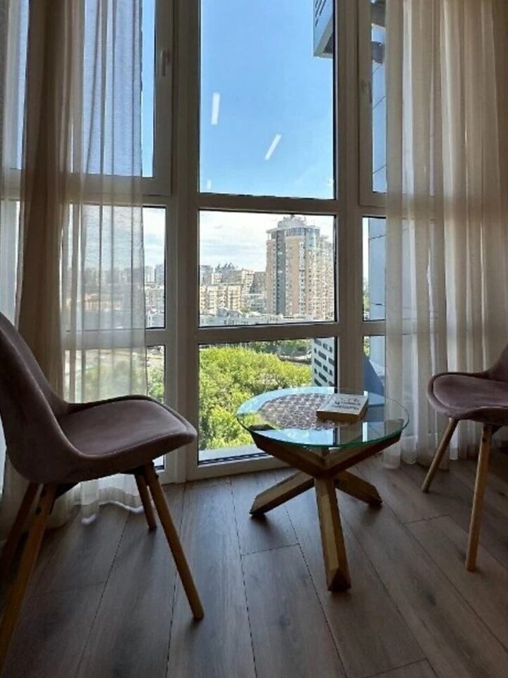 Сдам квартиру. 1 room, 55 m², 10th floor/30 floors. 3, Никольско-Слободская 3, Киев. 