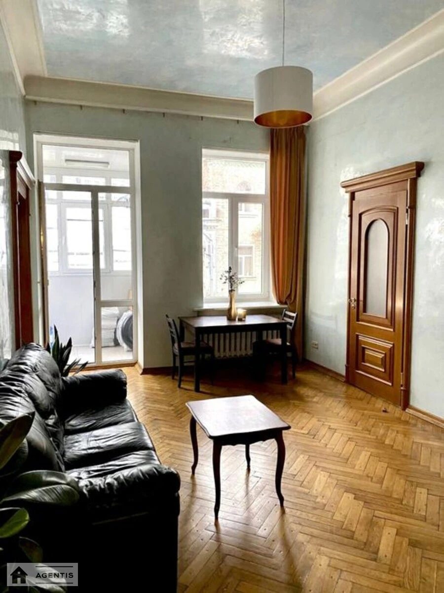 Apartment for rent. 3 rooms, 70 m², 4th floor/4 floors. Saksaganskogo, Kyiv. 