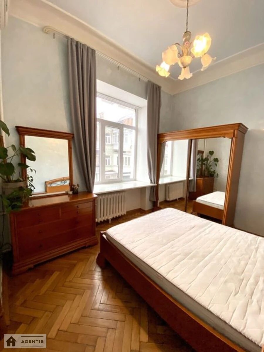 Сдам квартиру. 3 rooms, 70 m², 4th floor/4 floors. Саксаганского, Киев. 