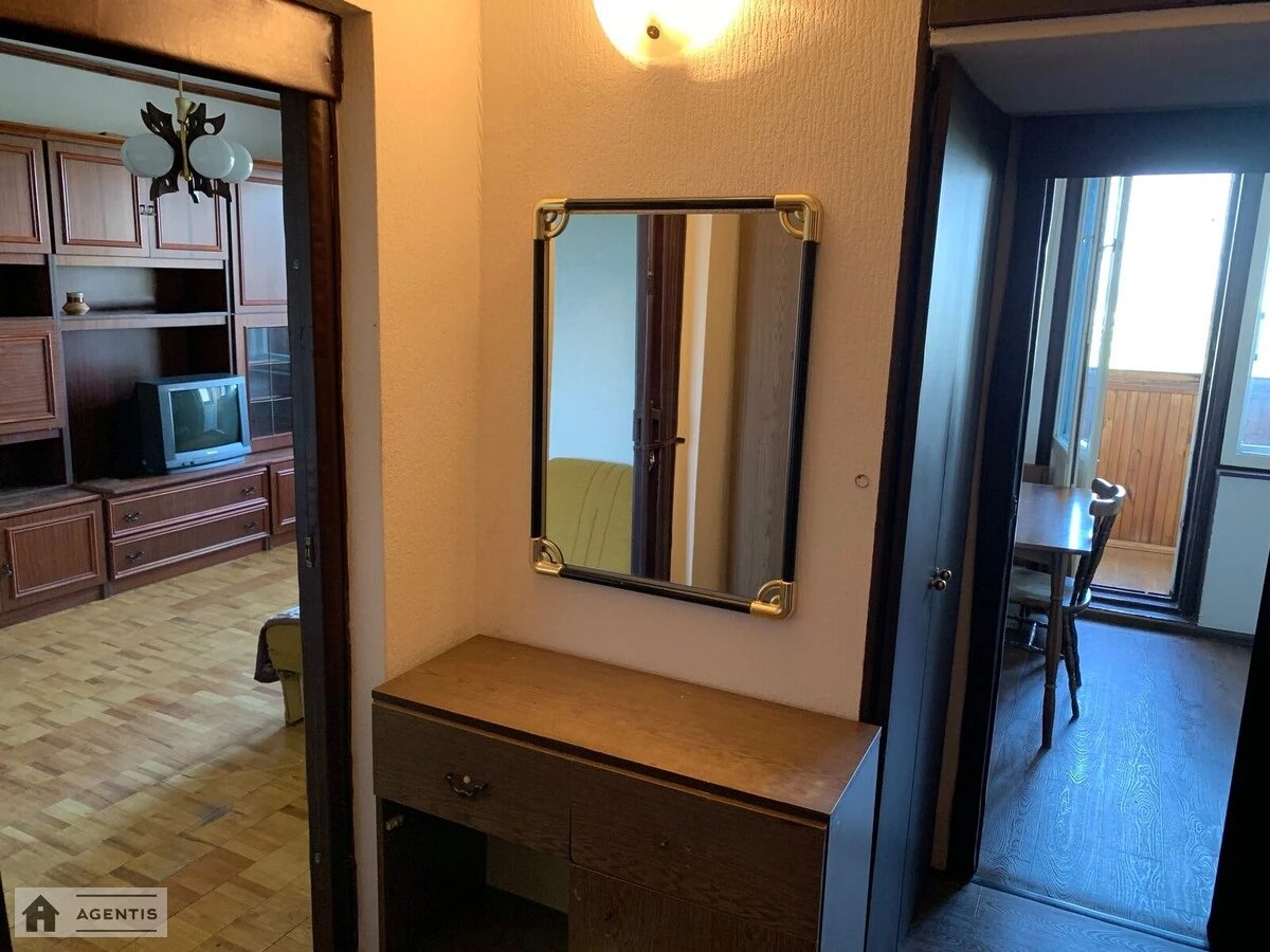 Сдам квартиру. 1 room, 38 m², 7th floor/12 floors. 19, Миколи Закревського вул., Киев. 