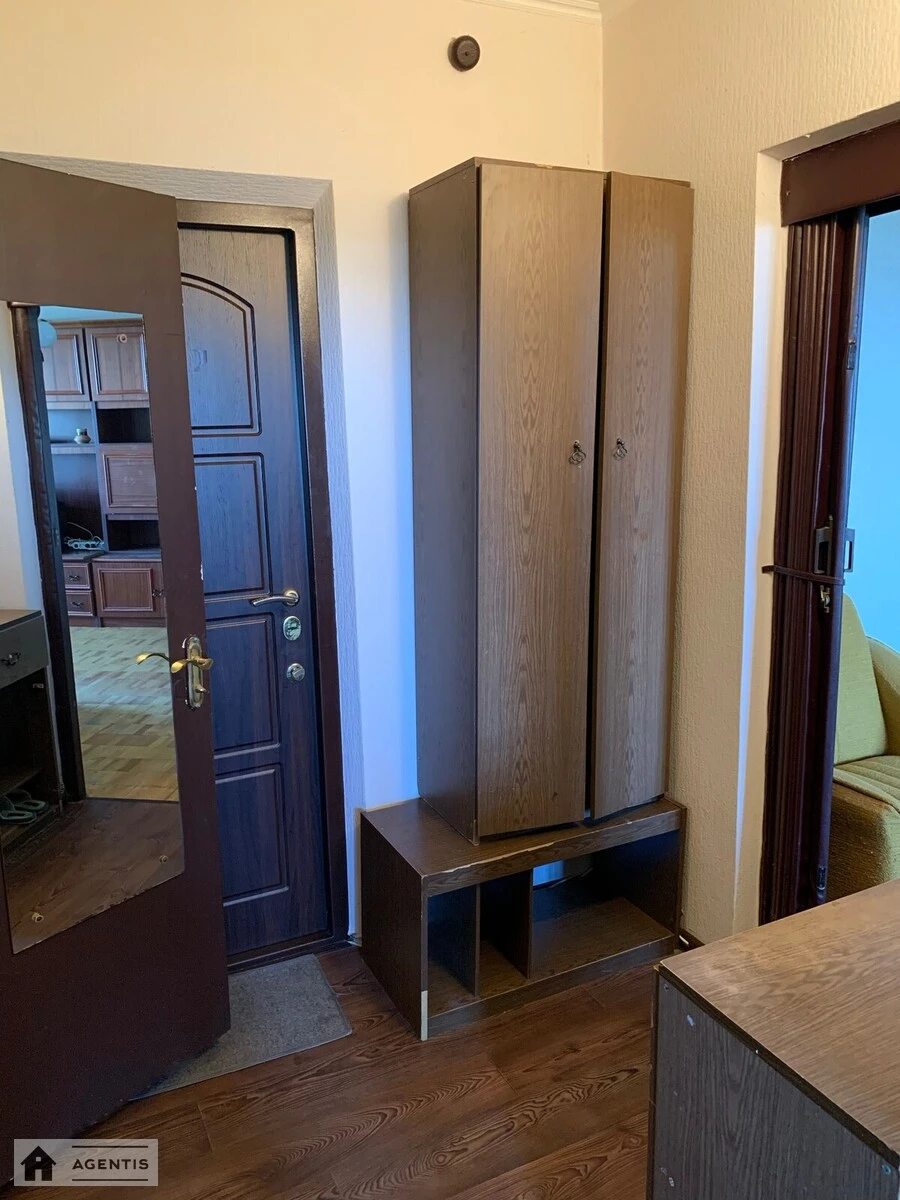 Сдам квартиру. 1 room, 38 m², 7th floor/12 floors. 19, Миколи Закревського вул., Киев. 