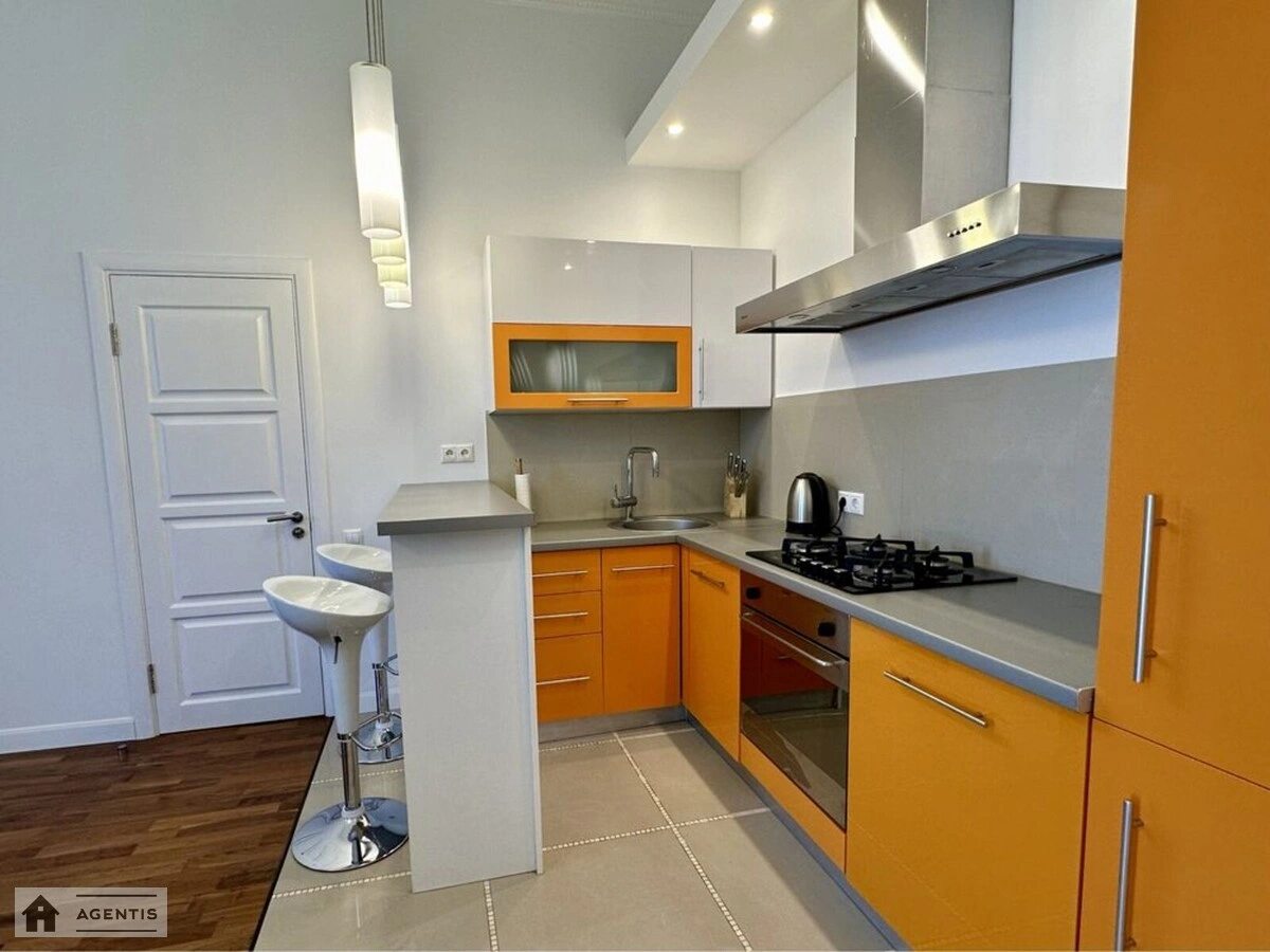 Apartment for rent. 2 rooms, 52 m², 4th floor/5 floors. Lyuteranska, Kyiv. 