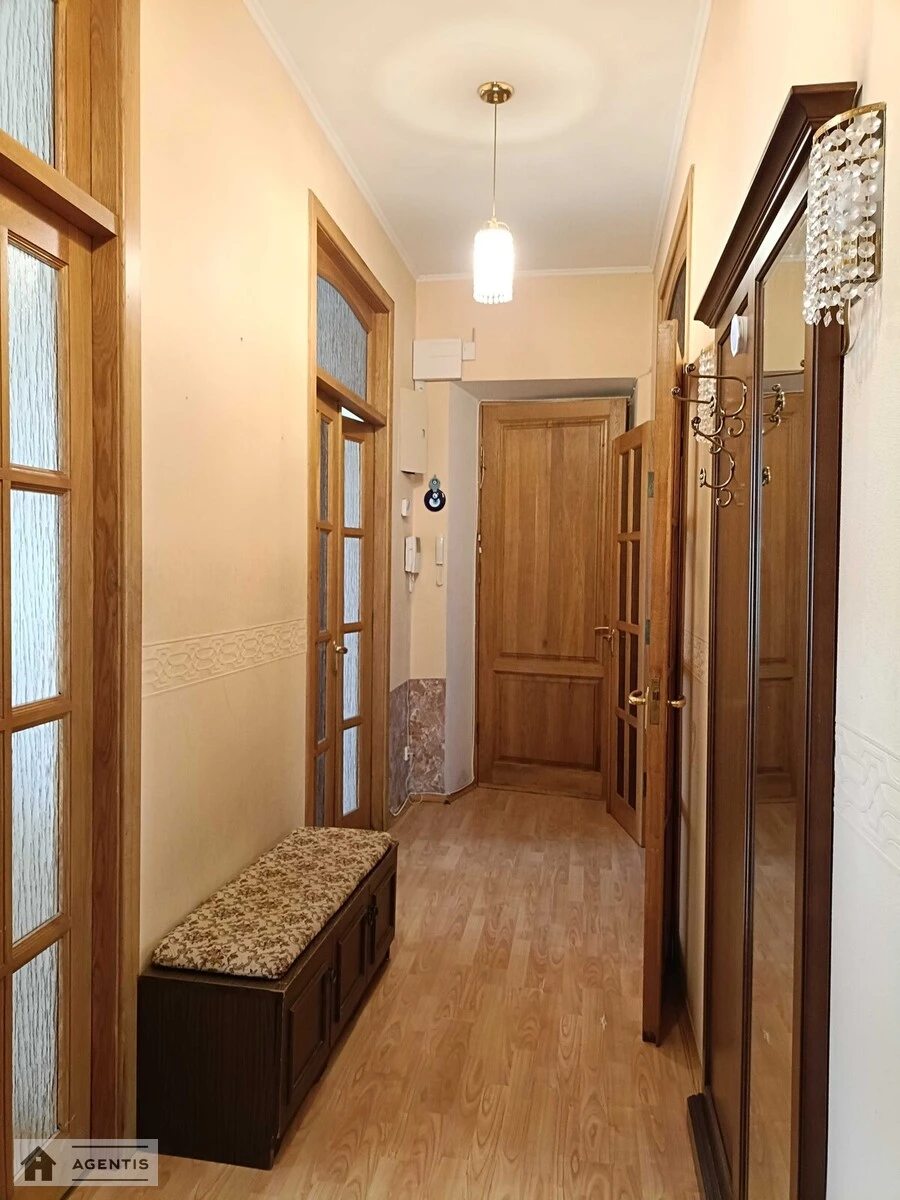 Здам квартиру. 3 rooms, 85 m², 5th floor/5 floors. 20, Євгена Чикаленка вул. (Пушкінська), Київ. 