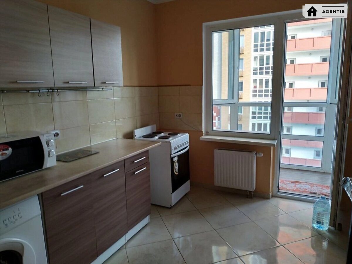 Apartment for rent. 2 rooms, 65 m², 6th floor/25 floors. 5, Sofiyi Rusovoyi vul., Kyiv. 