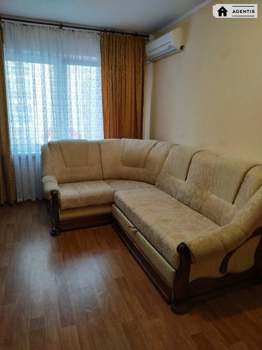 Apartment for rent. 2 rooms, 65 m², 6th floor/25 floors. 5, Sofiyi Rusovoyi vul., Kyiv. 