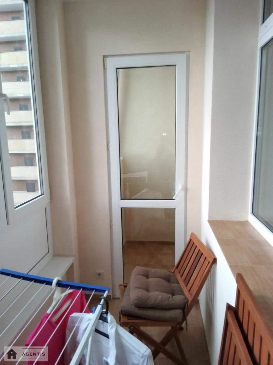 Apartment for rent. 2 rooms, 91 m², 16 floor/25 floors. 22, Petra Hryhorenka prosp., Kyiv. 