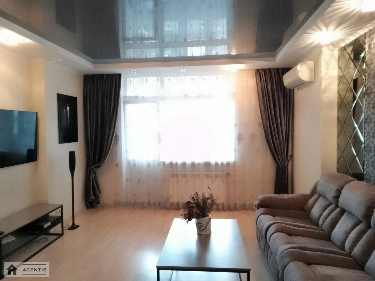 Apartment for rent. 2 rooms, 91 m², 16 floor/25 floors. 22, Petra Hryhorenka prosp., Kyiv. 