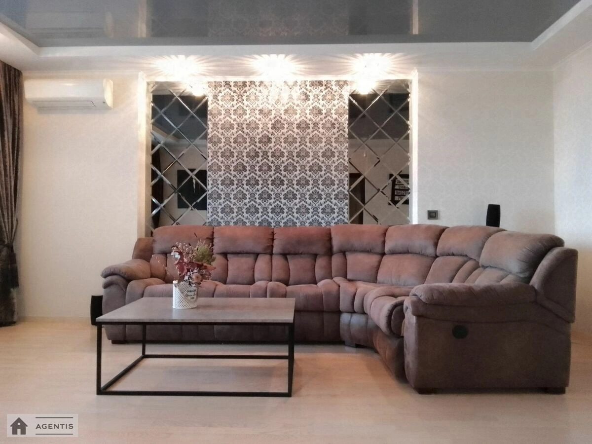 Apartment for rent. 2 rooms, 91 m², 16 floor/25 floors. 22, Petra Hryhorenka prosp., Kyiv. 