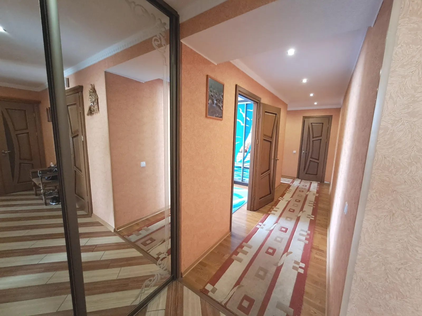 Продаж квартири 3 кімнати, 100 m², 5 пов./10 поверхів. 25, Глибока вул., Тернопіль. 