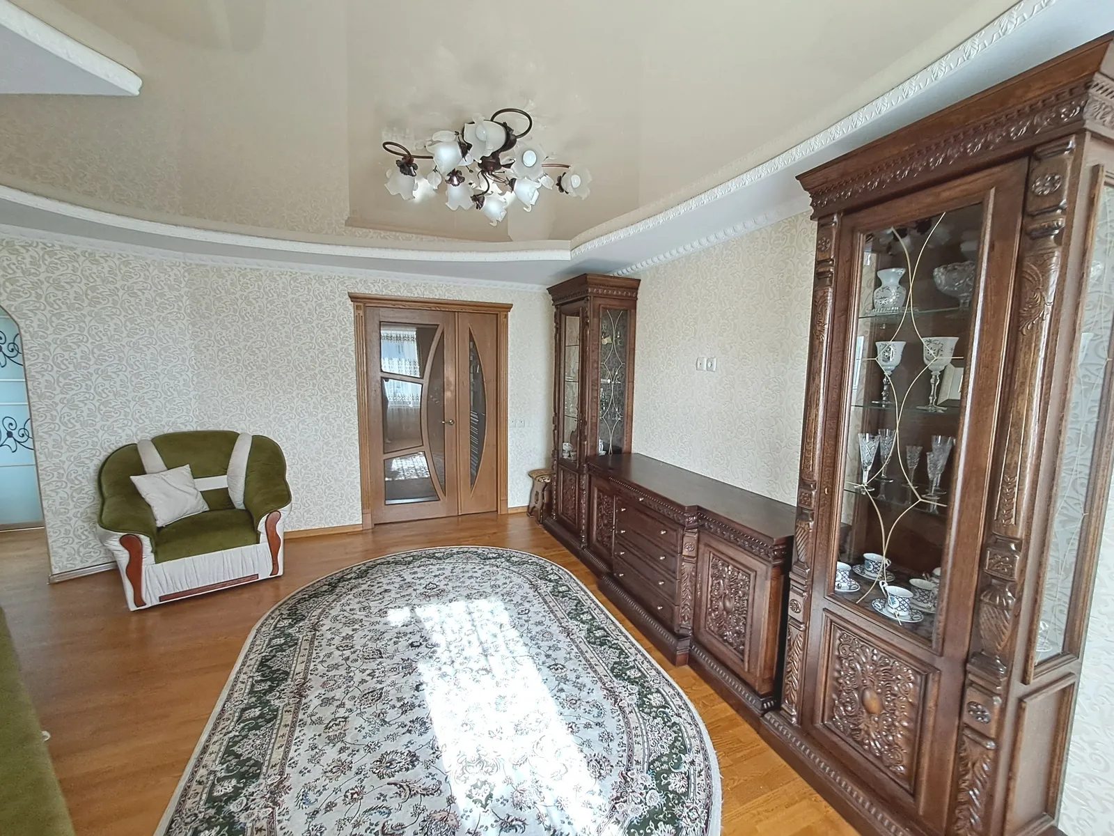 Продаж квартири 3 кімнати, 100 m², 5 пов./10 поверхів. 25, Глибока вул., Тернопіль. 