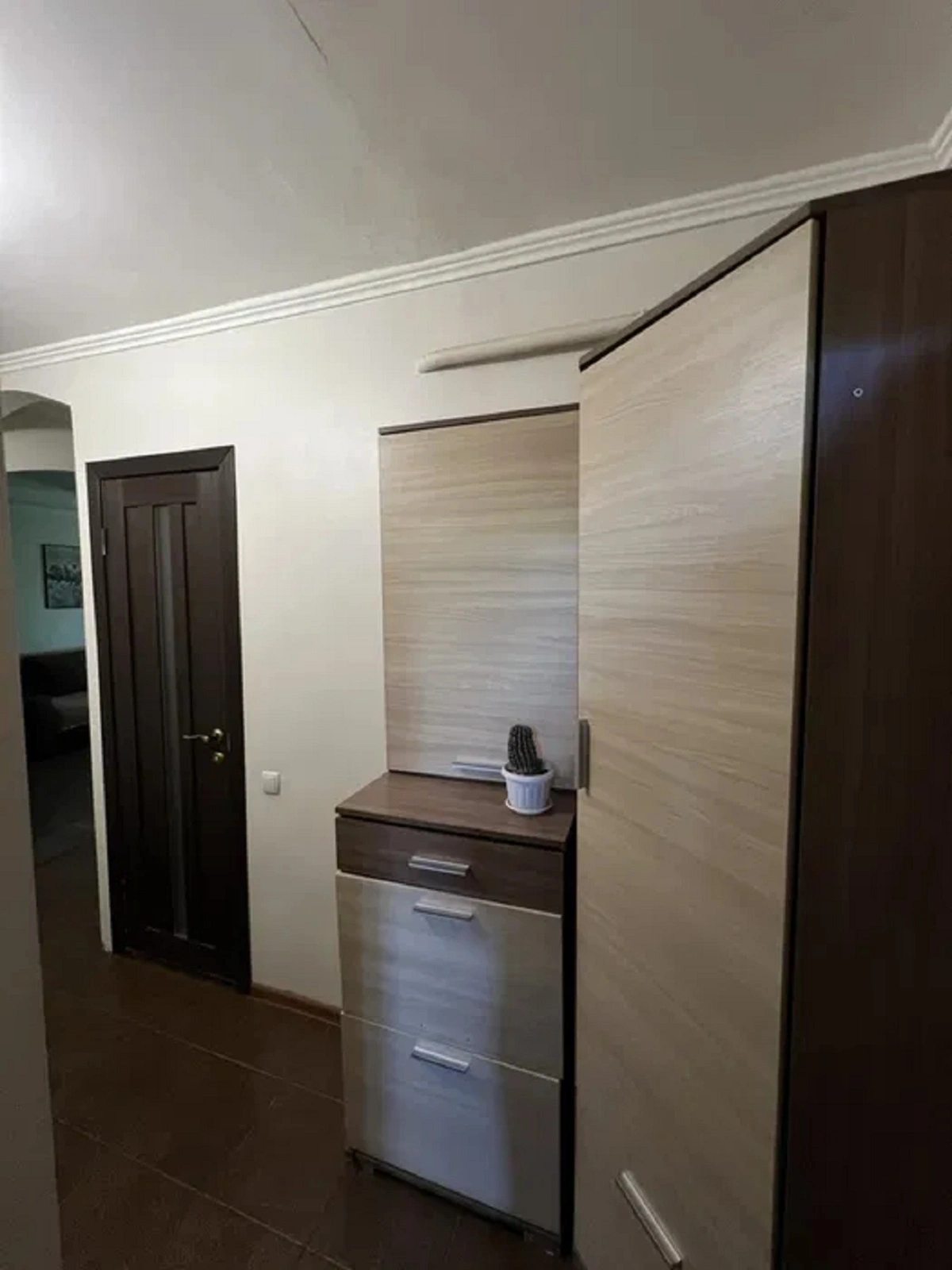 Apartments for sale 1 room, 33 m², 1st fl./5 floors. 29, Lyustdorfskaya Doroha , Odesa. 