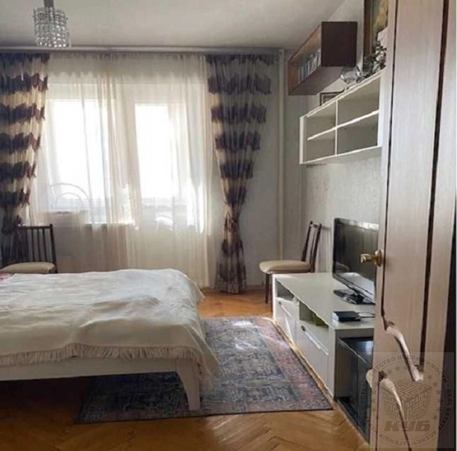 Продаж квартири 3 кімнати, 67 m², 3 пов./9 поверхів. 64, Ірпінська 64, Київ. 