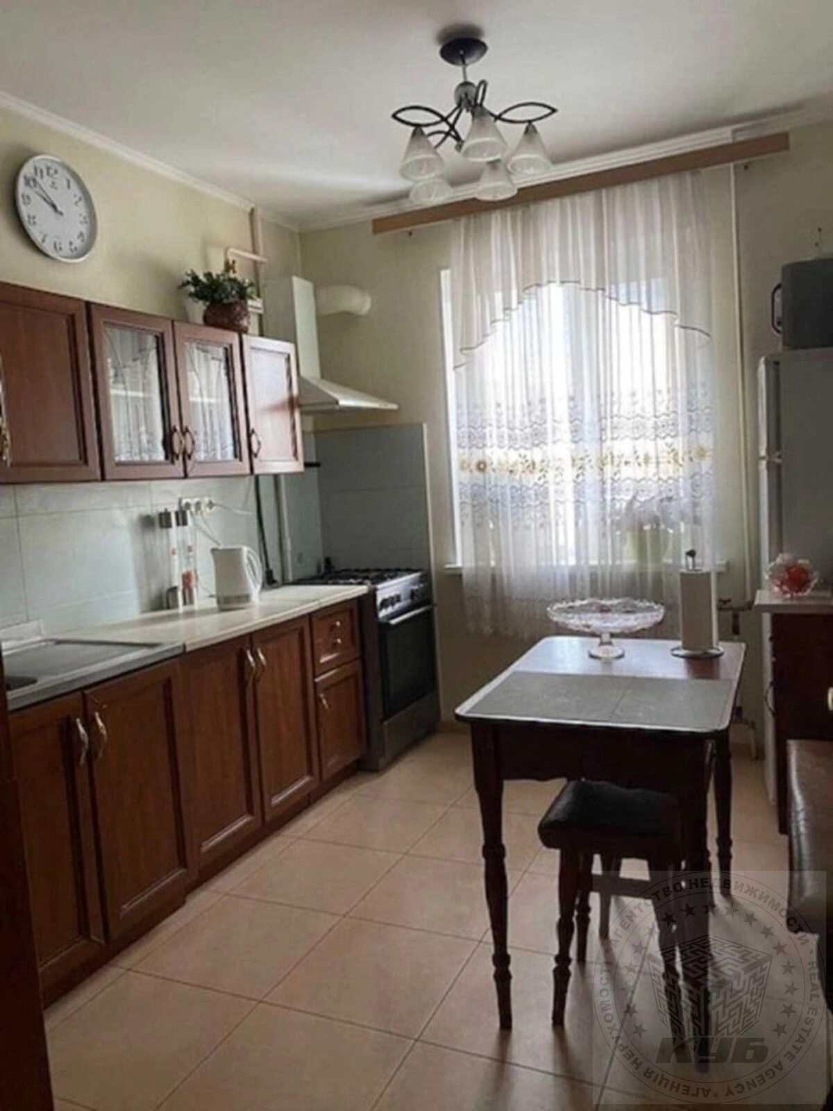 Продаж квартири 3 кімнати, 67 m², 3 пов./9 поверхів. 64, Ірпінська 64, Київ. 