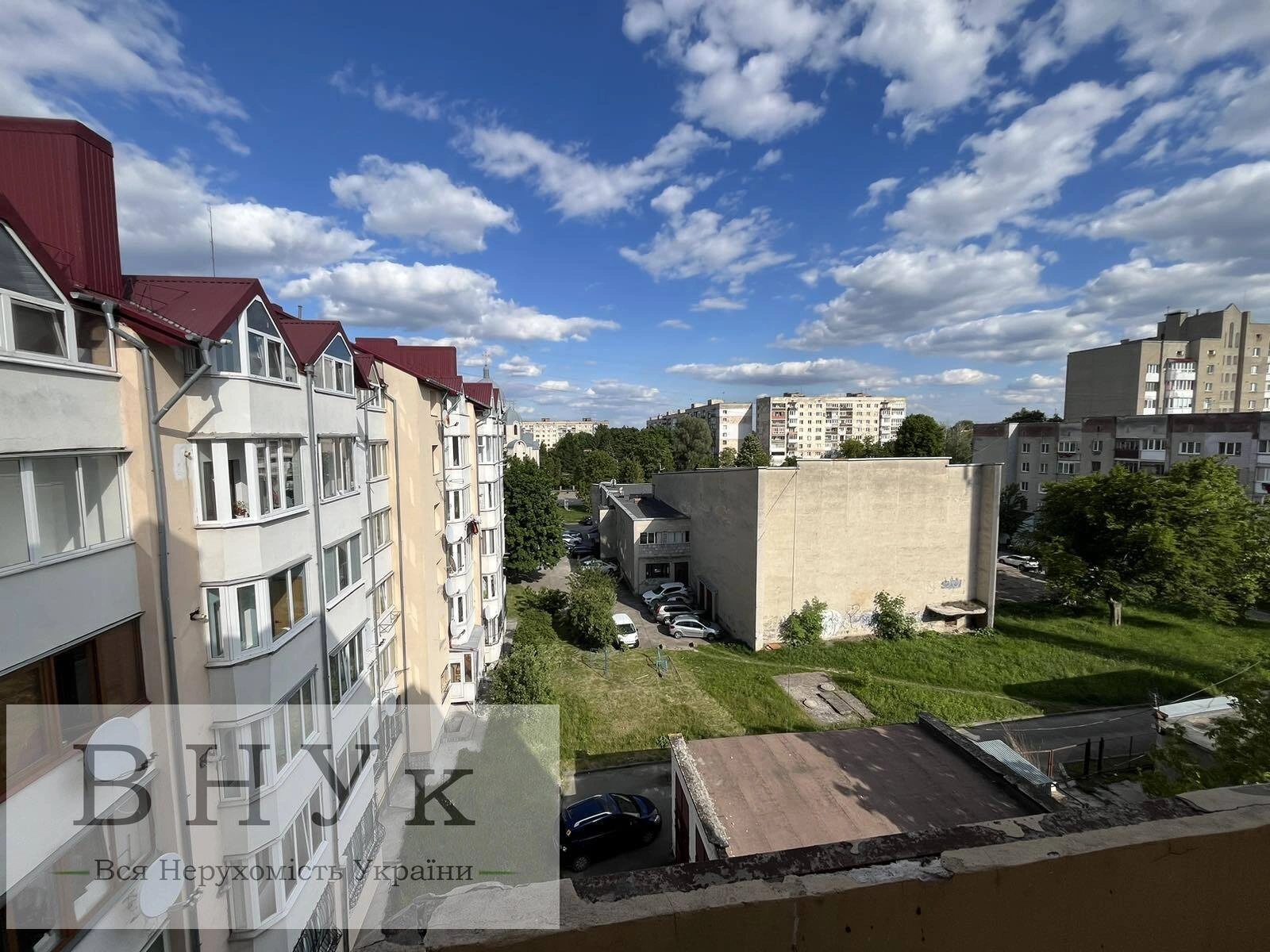 Продаж квартири 1 кімната, 43 m², 5 пов./6 поверхів. Бандери С. вул., Тернопіль. 