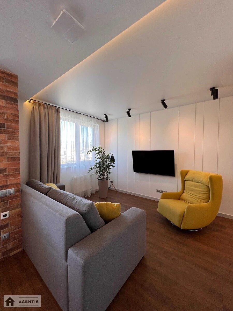 Apartment for rent. 3 rooms, 106 m², 12 floor/25 floors. 14, Demiyivska 14, Kyiv. 