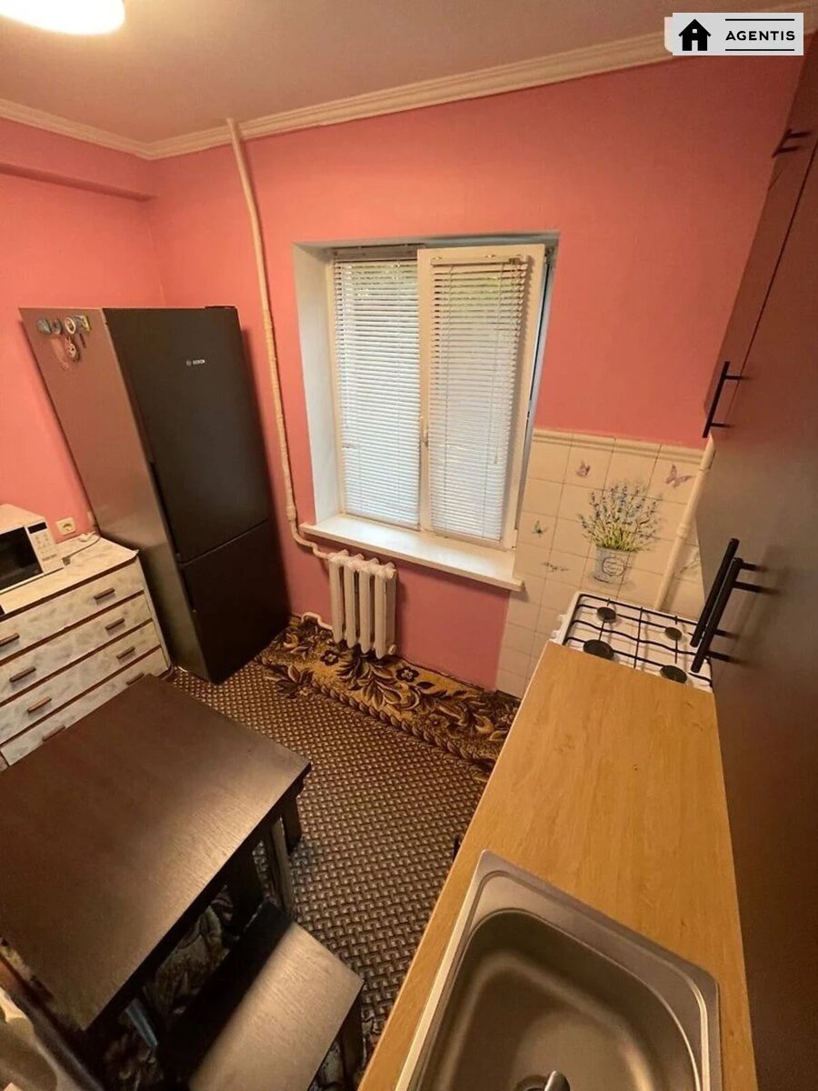 Apartment for rent. 2 rooms, 41 m², 3rd floor/5 floors. 16, Derevlyanska vul. Yakira, Kyiv. 