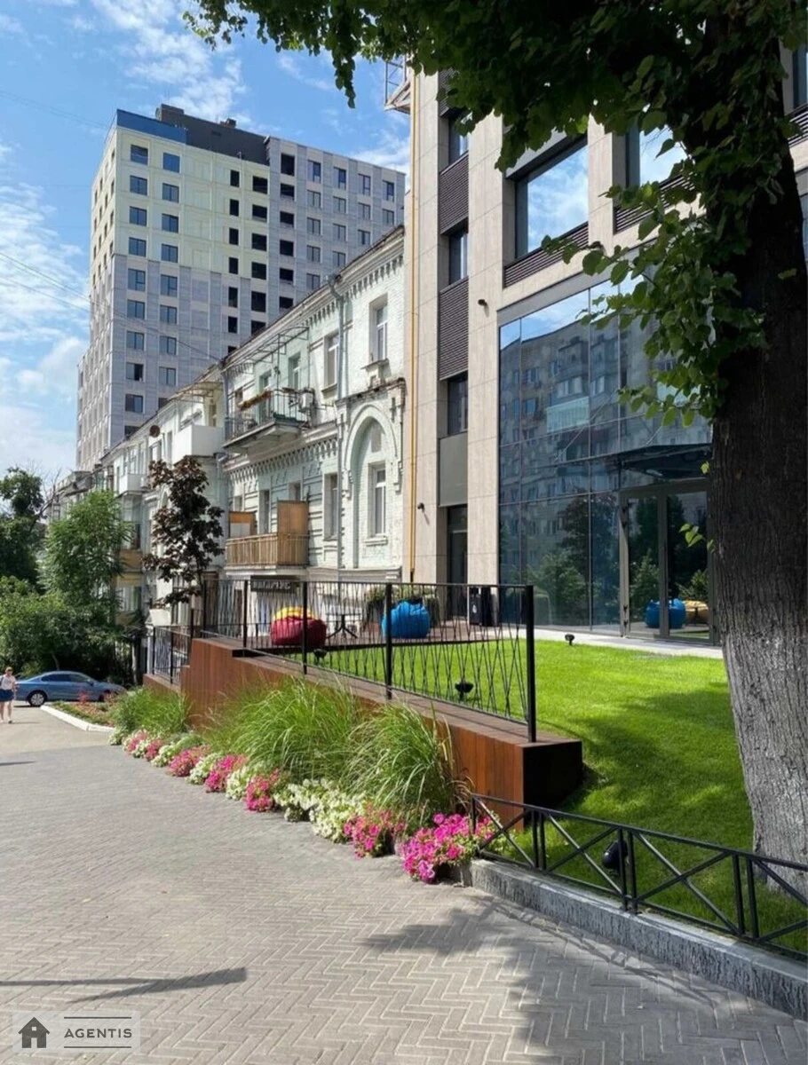 Apartment for rent. 1 room, 49 m², 2nd floor/4 floors. 82, Volodymyrivska vul., Kyiv. 