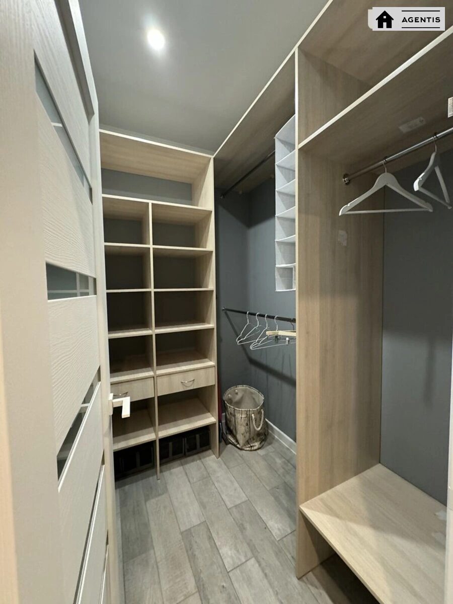 Apartment for rent. 1 room, 45 m², 1st floor/10 floors. 10, Yunatcka 10, Kyiv. 