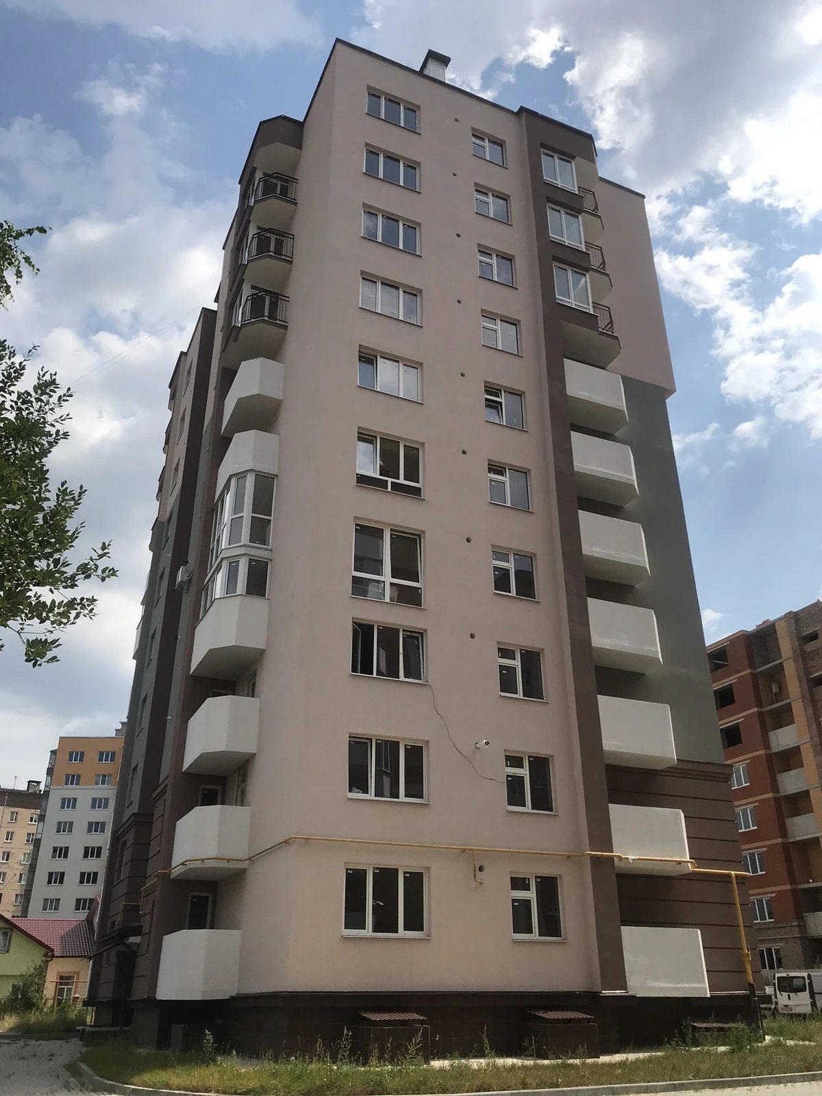 Apartments for sale. 1 room, 42 m², 4th floor/10 floors. Druzhba, Ternopil. 