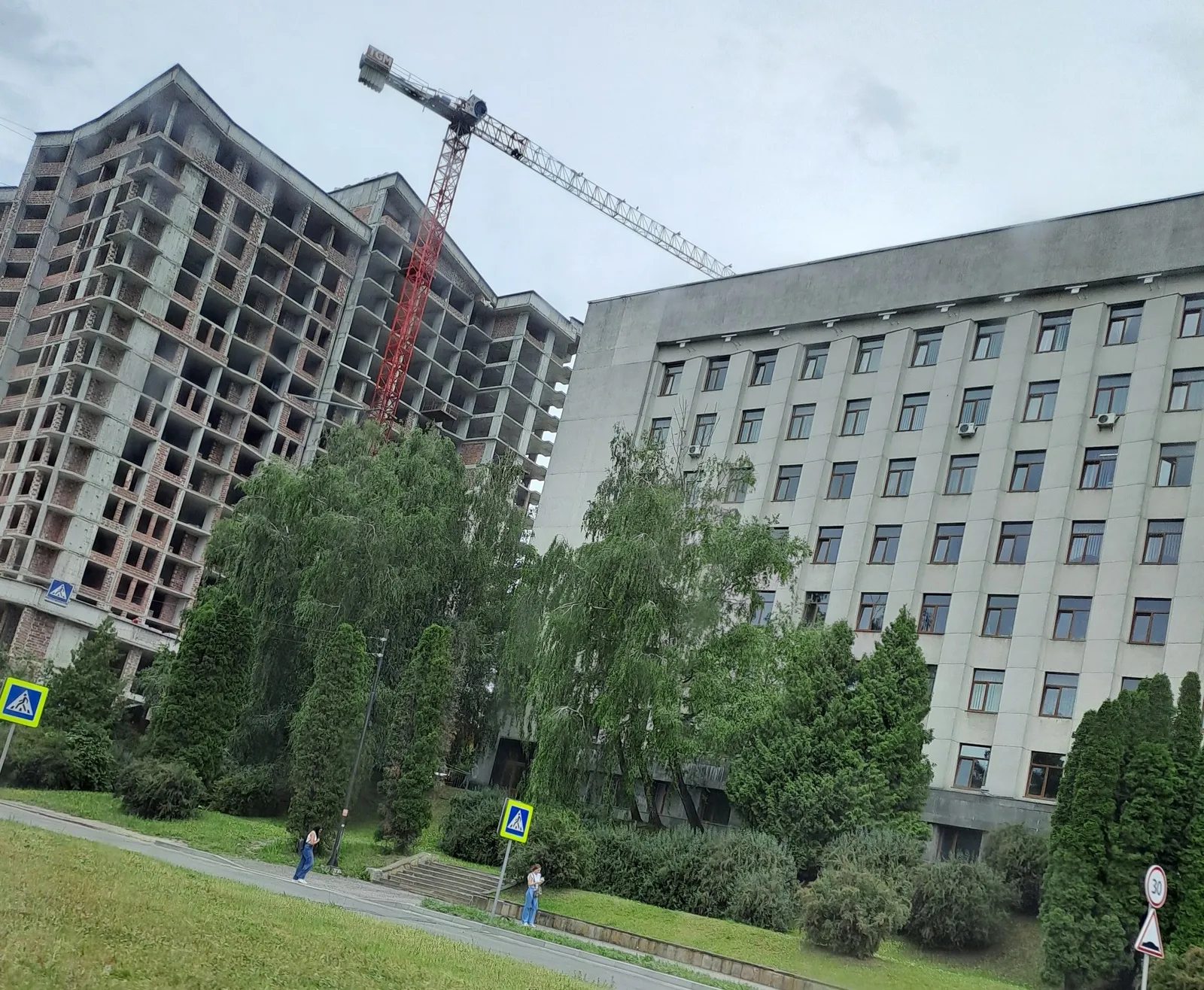Продаж квартири. 1 room, 40 m², 1st floor/16 floors. Центр, Тернопіль. 